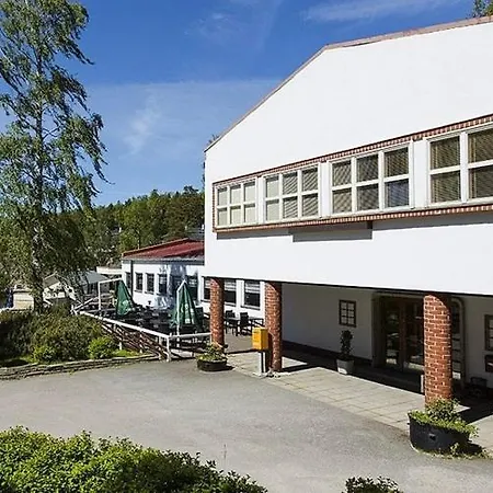 Airisto Marina 4*