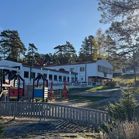 Airisto Marina 4*